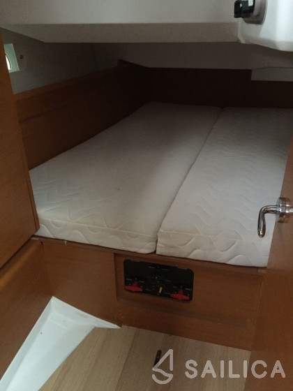 Sun Odyssey 449 - Yacht Charter Sailica