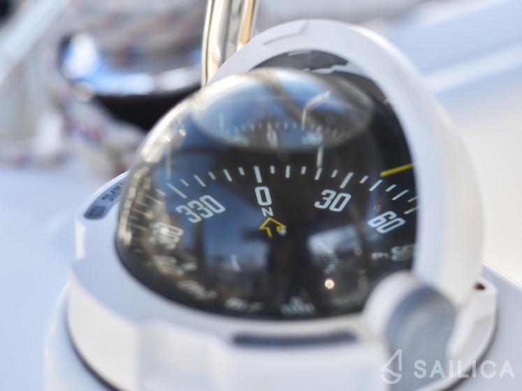 Oceanis 40 - Yacht Charter Sailica