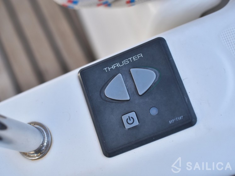 Oceanis 40 - Yacht Charter Sailica