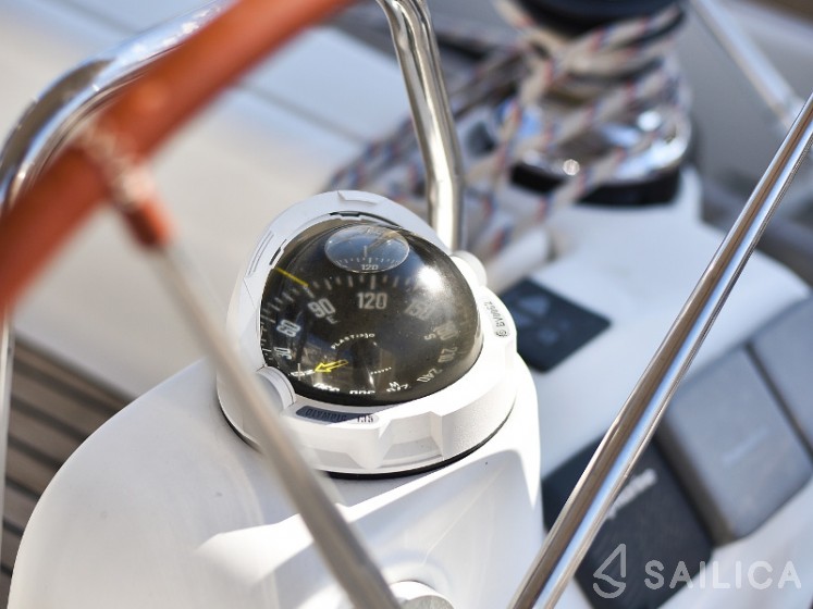 Oceanis 40 - Yacht Charter Sailica