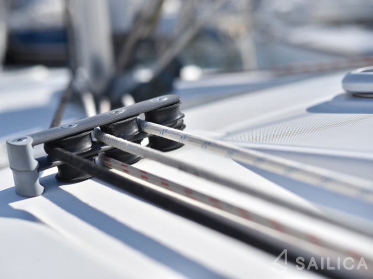 Oceanis 40 - Yacht Charter Sailica