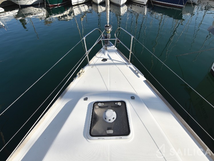 Oceanis 40 - Yacht Charter Sailica