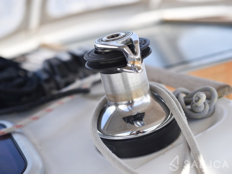 Oceanis 40 - Yacht Charter Sailica