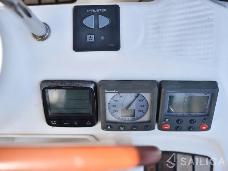 Oceanis 40 - Yacht Charter Sailica