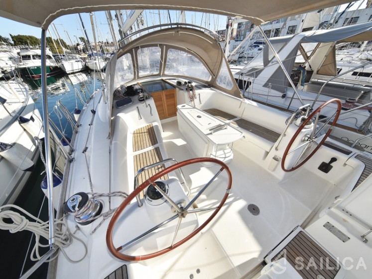 Oceanis 40 - Yacht Charter Sailica