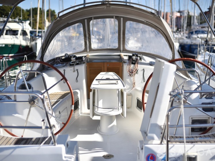 Oceanis 40 - Yacht Charter Sailica