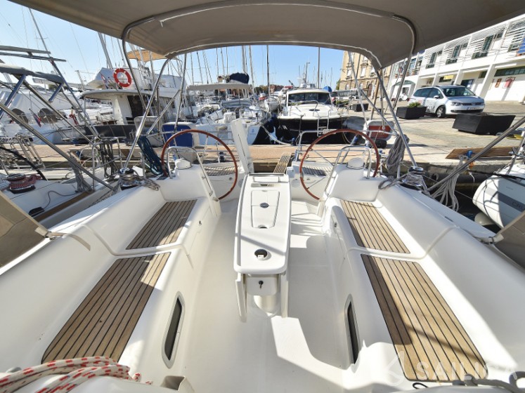Oceanis 40 - Yacht Charter Sailica