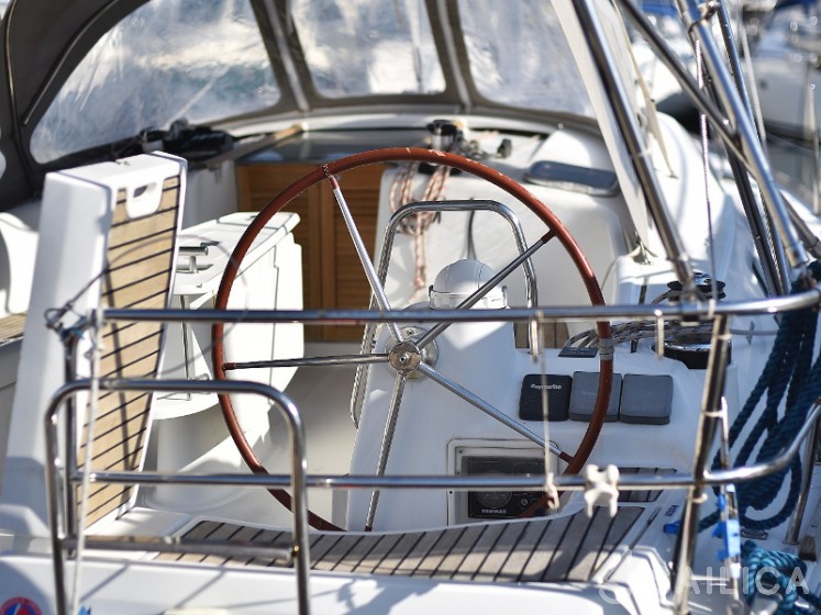 Oceanis 40 - Yacht Charter Sailica