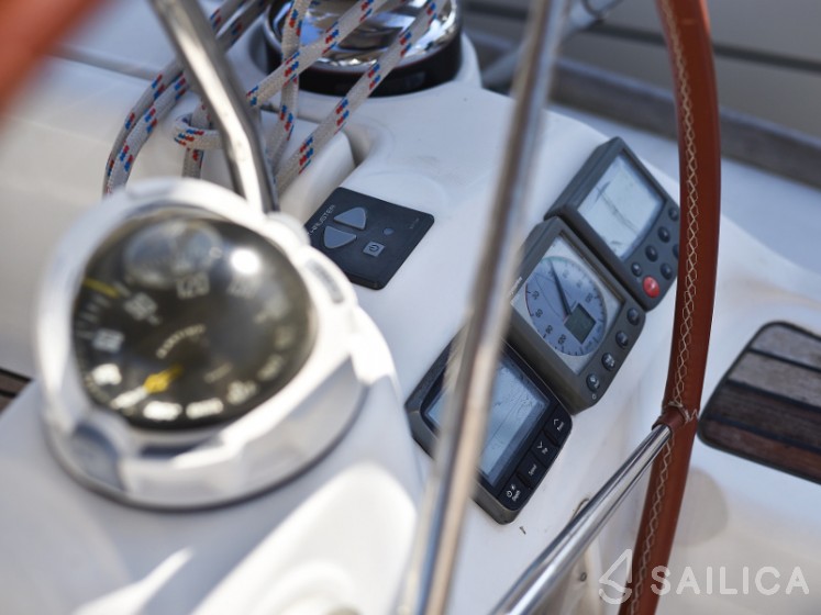 Oceanis 40 - Yacht Charter Sailica