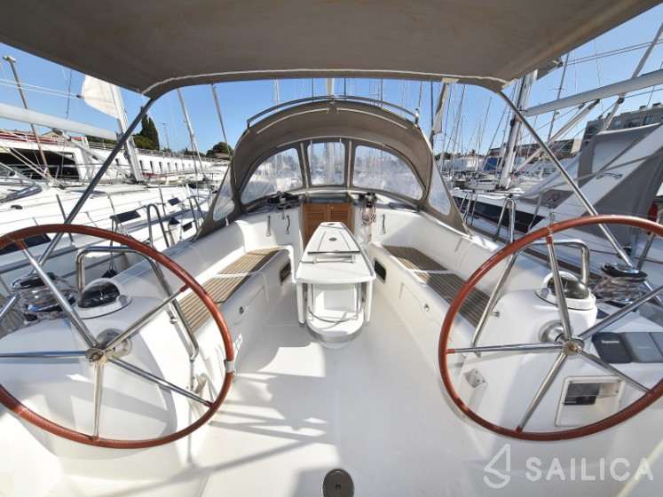 Oceanis 40 - Yacht Charter Sailica