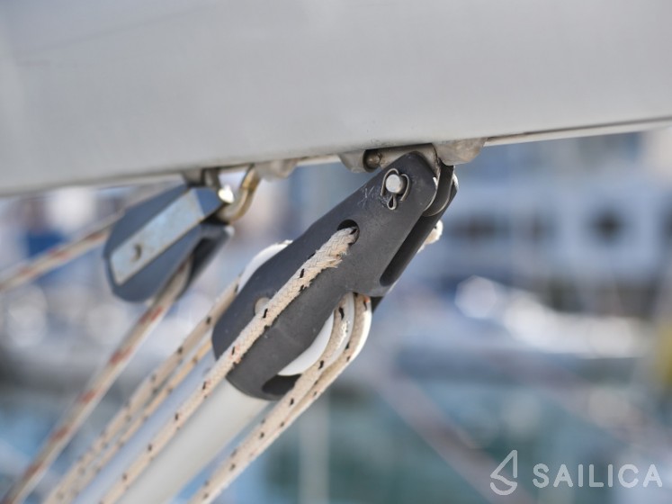 Oceanis 40 - Yacht Charter Sailica