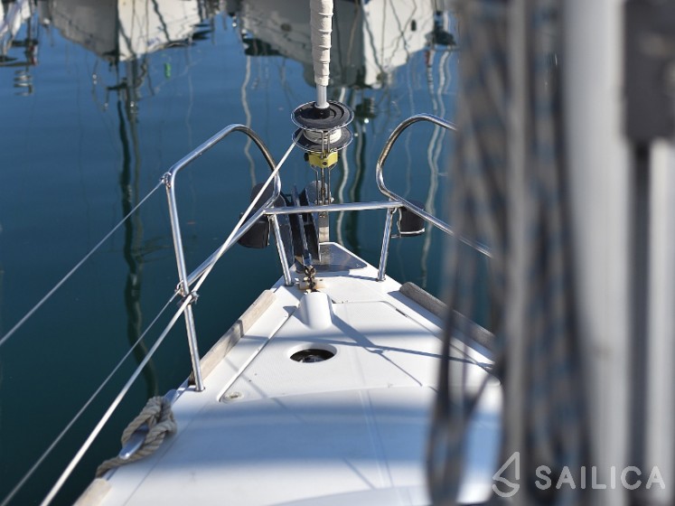 Oceanis 40 - Yacht Charter Sailica