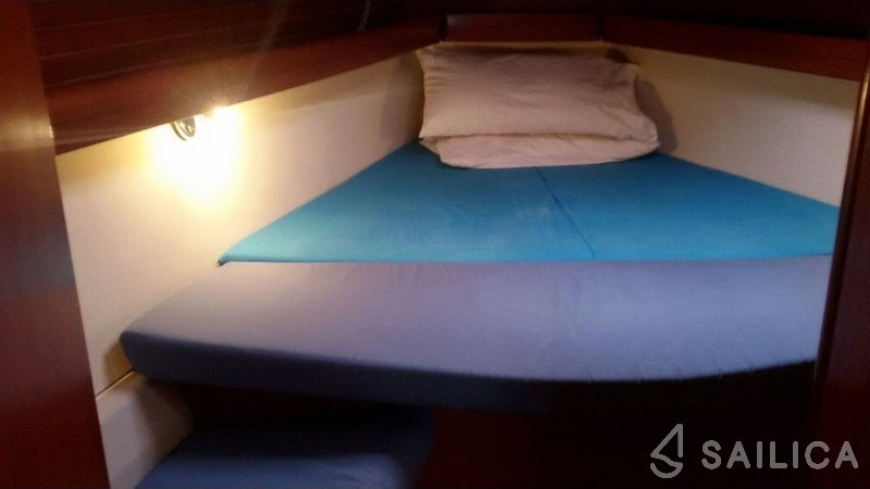 Oceanis 43 - Yacht Charter Sailica