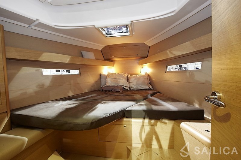 Dufour 410 GL - Yacht Charter Sailica