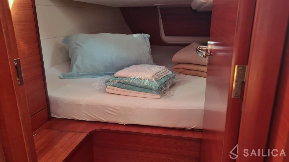 Dufour 350 GL - Yacht Charter Sailica