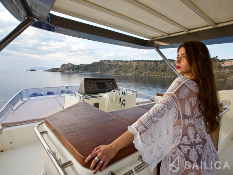 Aicon 75  - Yacht Charter Sailica