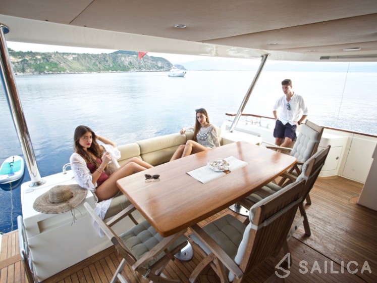 Aicon 75  - Yacht Charter Sailica