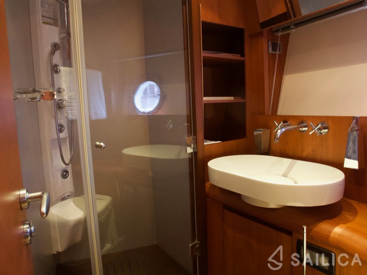 Aicon 75  - Yacht Charter Sailica