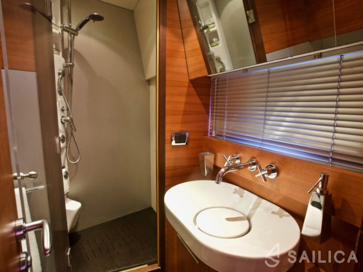 Aicon 75  - Yacht Charter Sailica