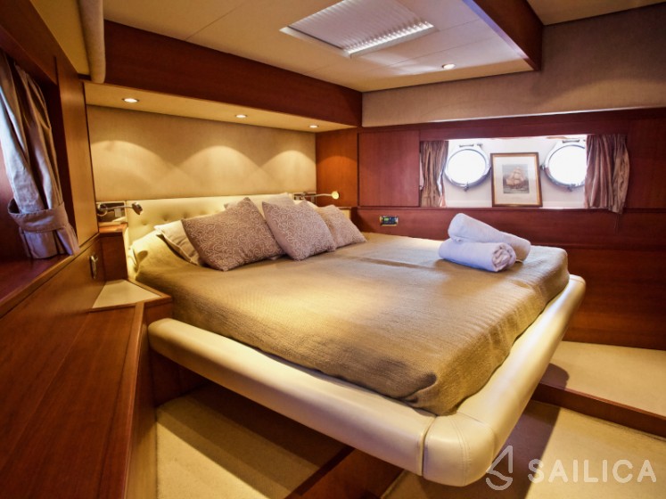 Aicon 75  - Yacht Charter Sailica