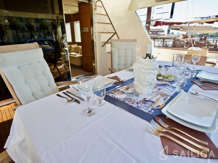 Aicon 75  - Yacht Charter Sailica