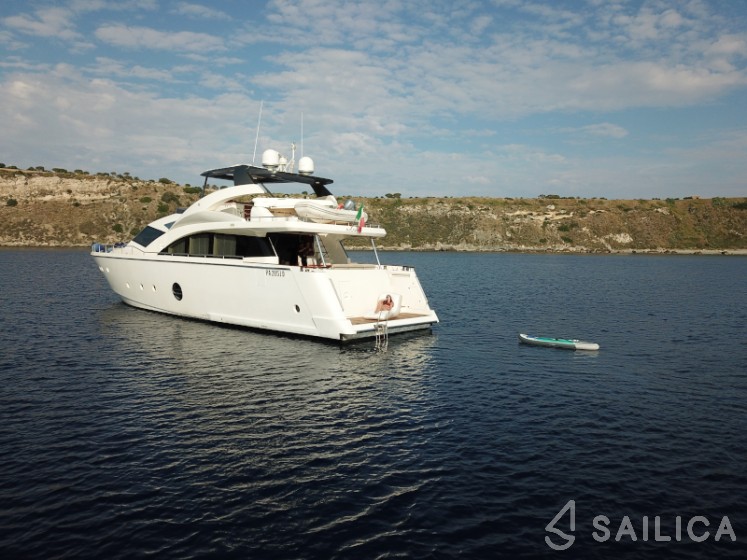 Aicon 75  - Yacht Charter Sailica