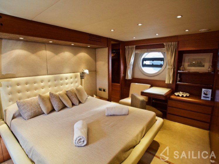 Aicon 75  - Yacht Charter Sailica