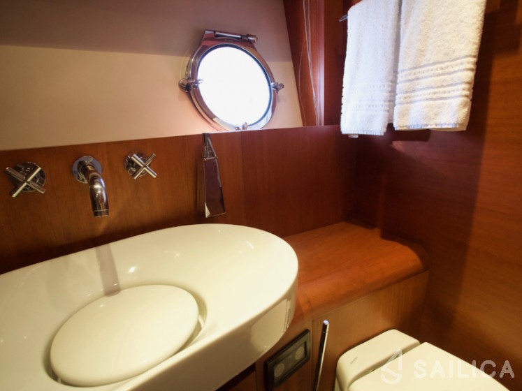 Aicon 75  - Yacht Charter Sailica