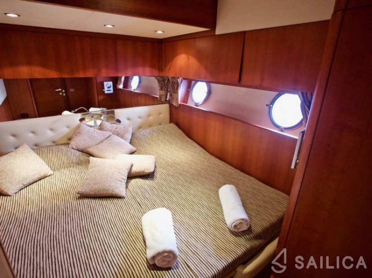 Aicon 75  - Yacht Charter Sailica