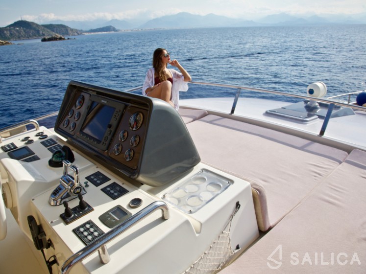 Aicon 75  - Yacht Charter Sailica