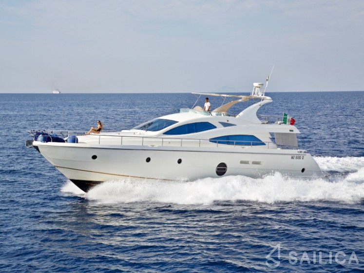 Aicon 64 Fly - Yacht Charter Sailica