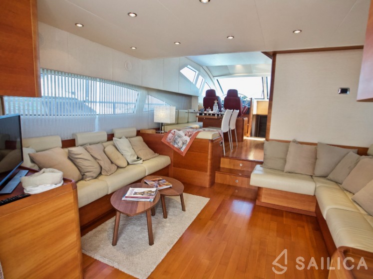 Aicon 64 Fly - Yacht Charter Sailica