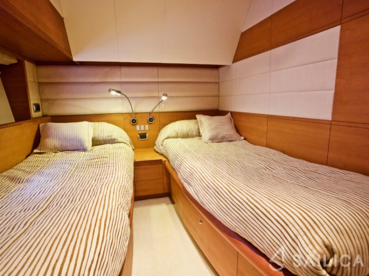 Aicon 64 Fly - Yacht Charter Sailica