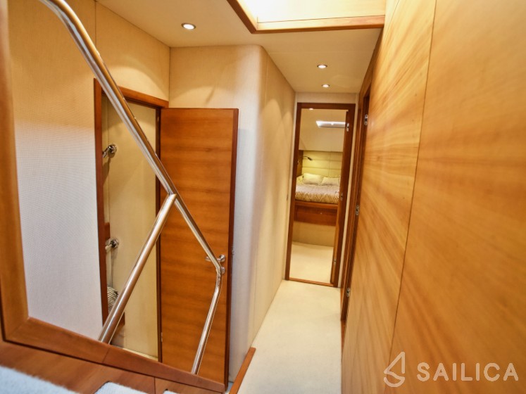 Aicon 64 Fly - Yacht Charter Sailica