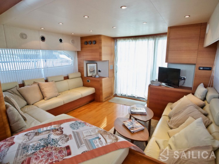 Aicon 64 Fly - Yacht Charter Sailica