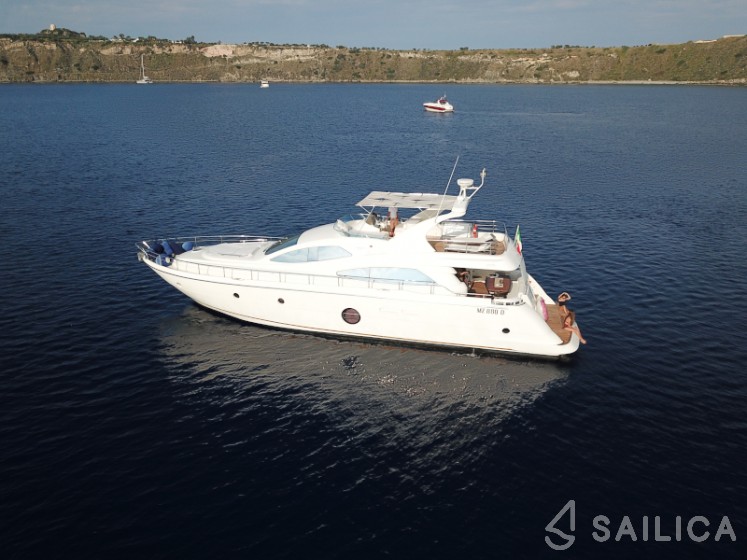 Aicon 64 Fly - Yacht Charter Sailica