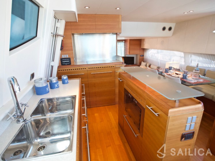 Aicon 64 Fly - Yacht Charter Sailica