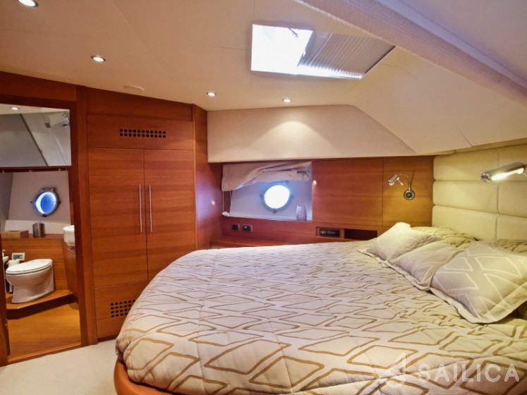 Aicon 64 Fly - Yacht Charter Sailica
