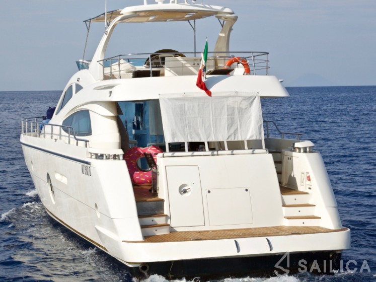Aicon 64 Fly - Yacht Charter Sailica