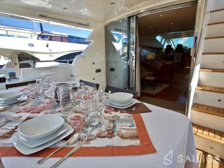 Aicon 64 Fly - Yacht Charter Sailica