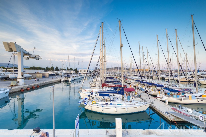 Dufour 460 GL - Yacht Charter Sailica