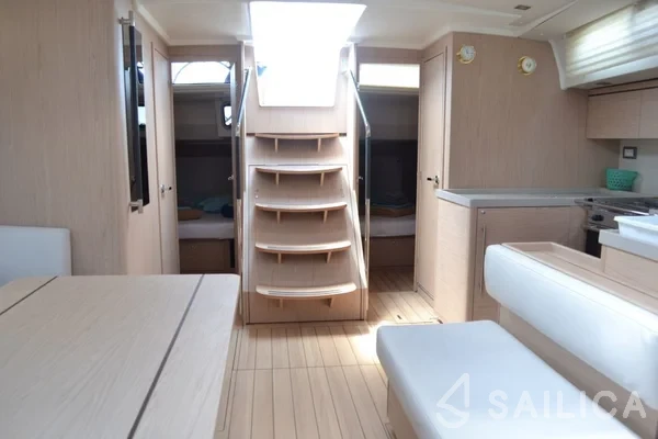 Oceanis 51.1 - Yacht Charter Sailica