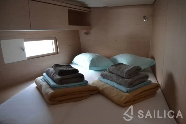 Oceanis 51.1 - Yacht Charter Sailica