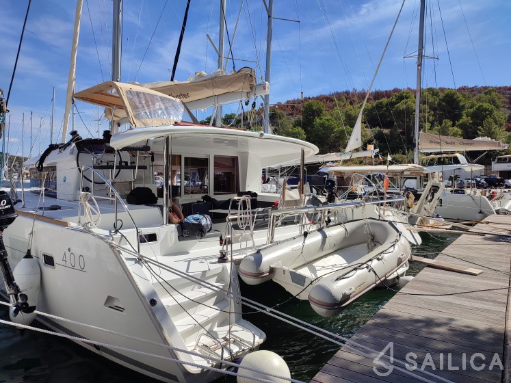 Lagoon 400 S2 - Yacht Charter Sailica