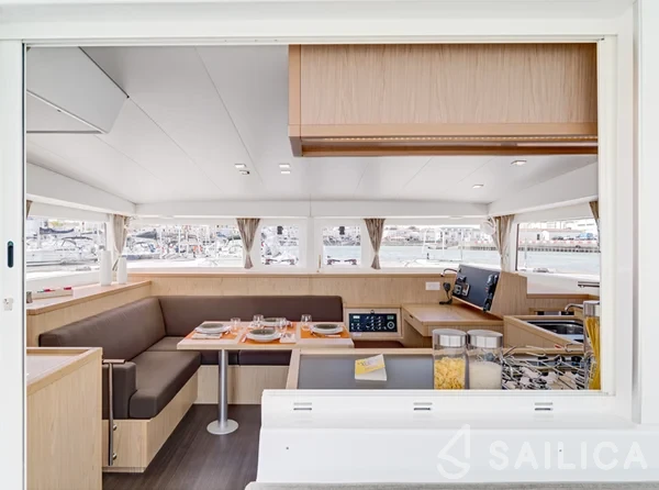 Lagoon 400 S2 - Yacht Charter Sailica