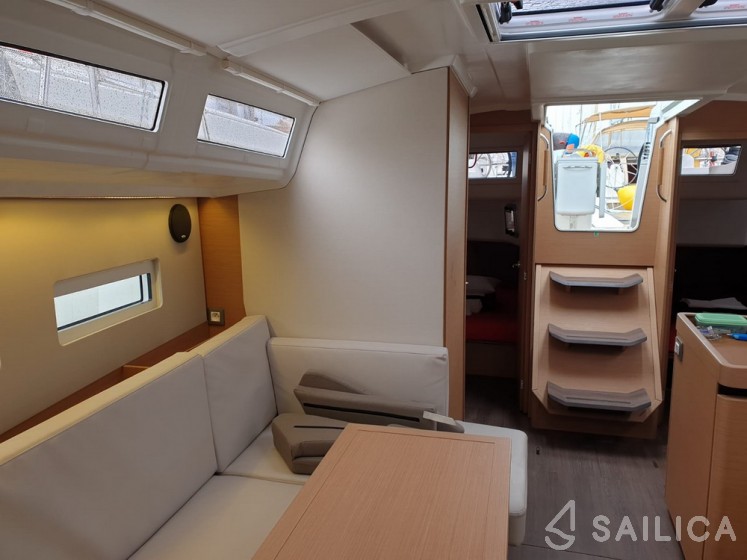 Sun Odyssey 410 - Yacht Charter Sailica