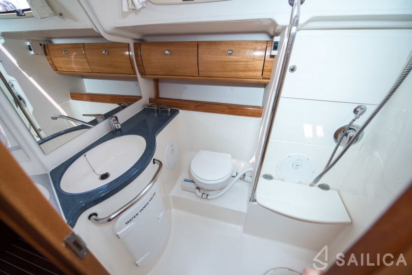 Bavaria 46 Cruiser - Yacht Charter Sailica