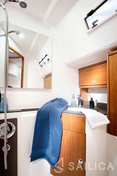 Bavaria 46 Cruiser - Yacht Charter Sailica