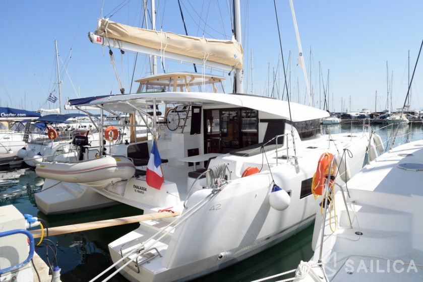 Lagoon 42 - Yacht Charter Sailica