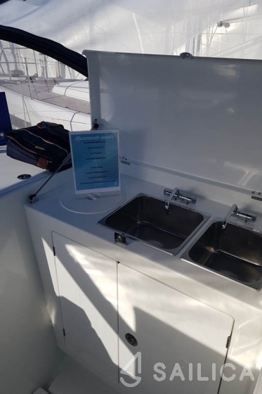 Sun Loft 47 - Yacht Charter Sailica